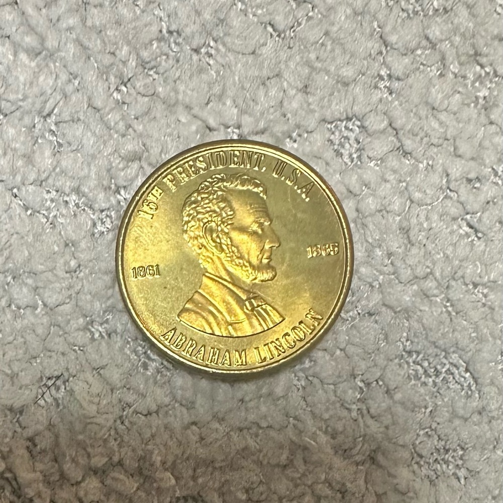 Vintage 1981 readers digest Abraham Lincoln Commemorative Coin